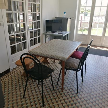 Petite Caravane Deux Places Saint-Corneille Εξωτερικό φωτογραφία
